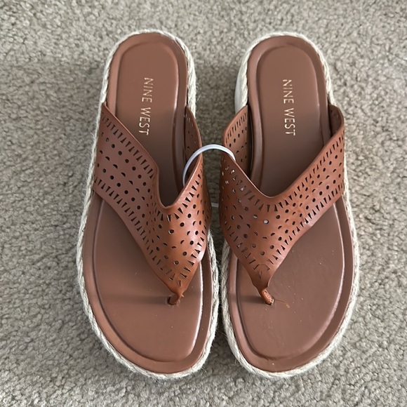 NINE WEST Santo Platform Flip Flop Sandals - Size 7 - Picture 1 of 5